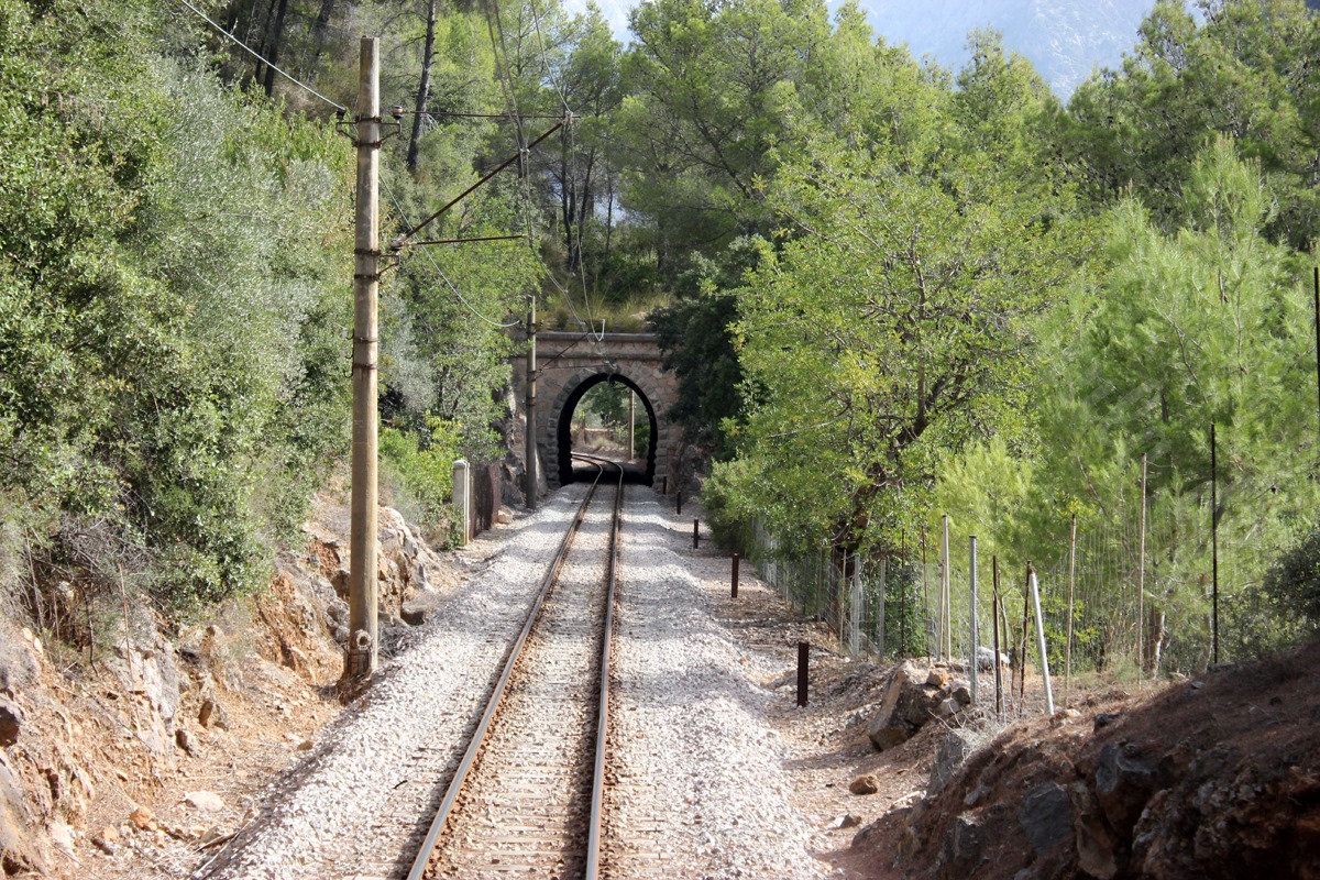 Eisenbahn auf Mallorca - Tren de Sóller - Ferrocarril de Sóller - Roter Blitz