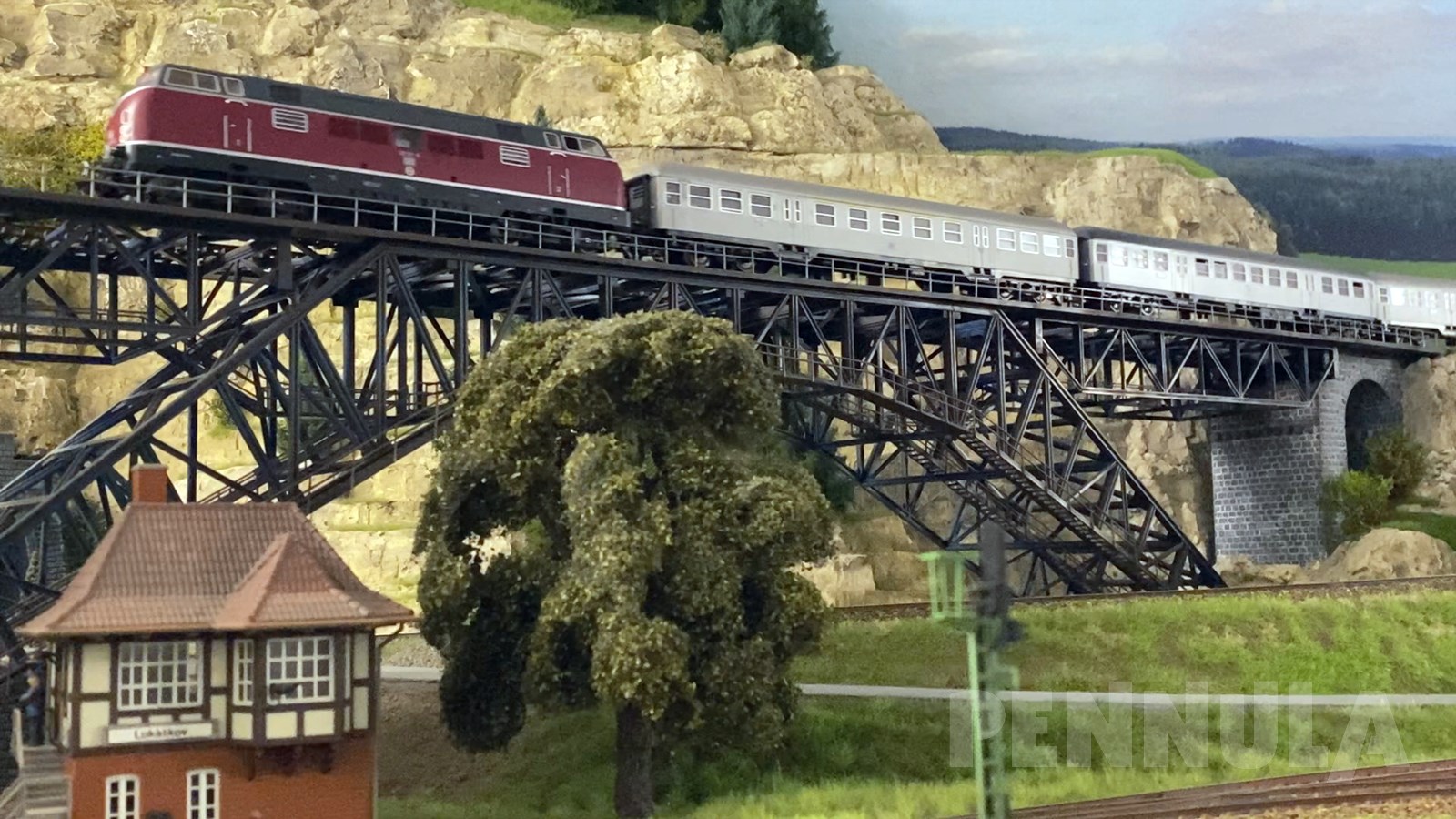 Die großartige V 200 bzw. 220 Diesellokomotive der Deutschen Bundesbahn im H0 Modellbahn-Betrieb