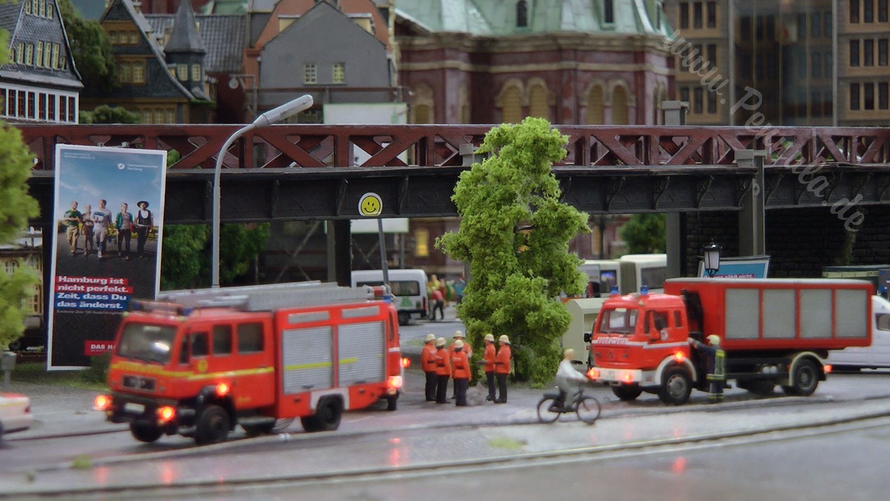 Hamburger Modellbahn im Miniatur Wunderland mit Bahnhof Dammtor und Hauptbahnhof