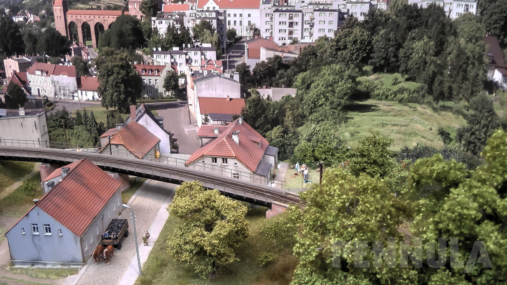 Schmalspurbahn Polen : Meisterwerk H0 Modelleisenbahn - Über den Dächern von Marienwerder (Kwidzyn)