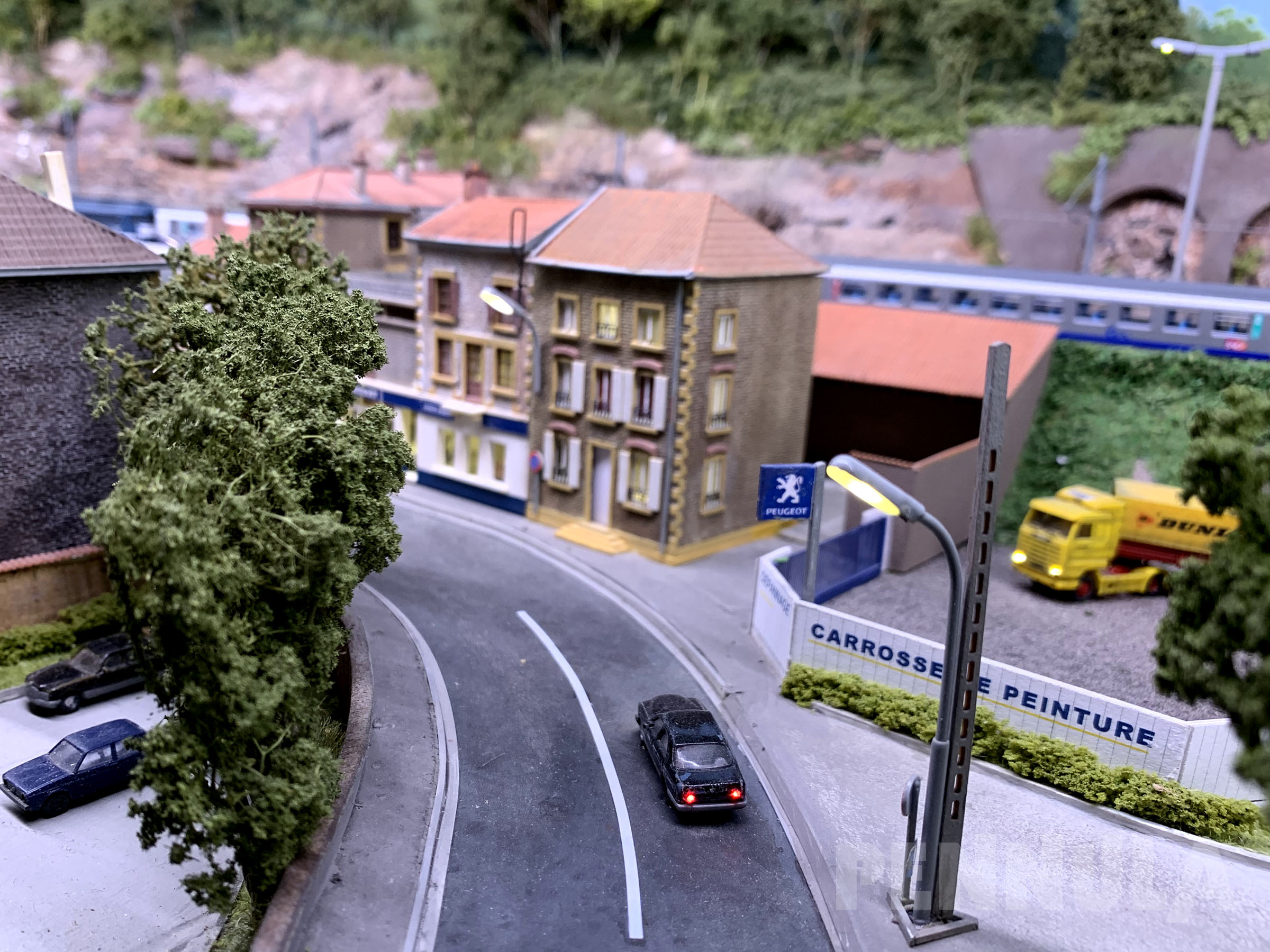 Spur N Modelleisenbahn und Modellzüge der SNCF - Modulare Modellbahn aus Frankreich